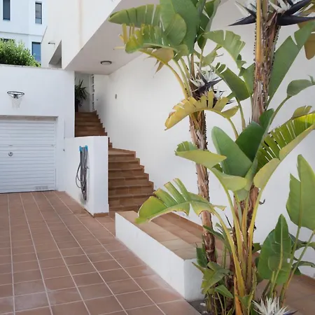 R144 Sea View For 6 People Villa