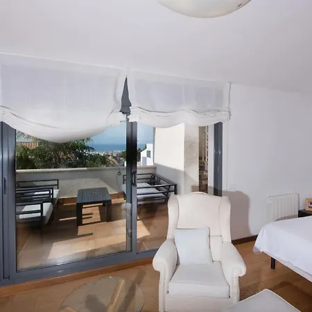 R144 Sea View For 6 People